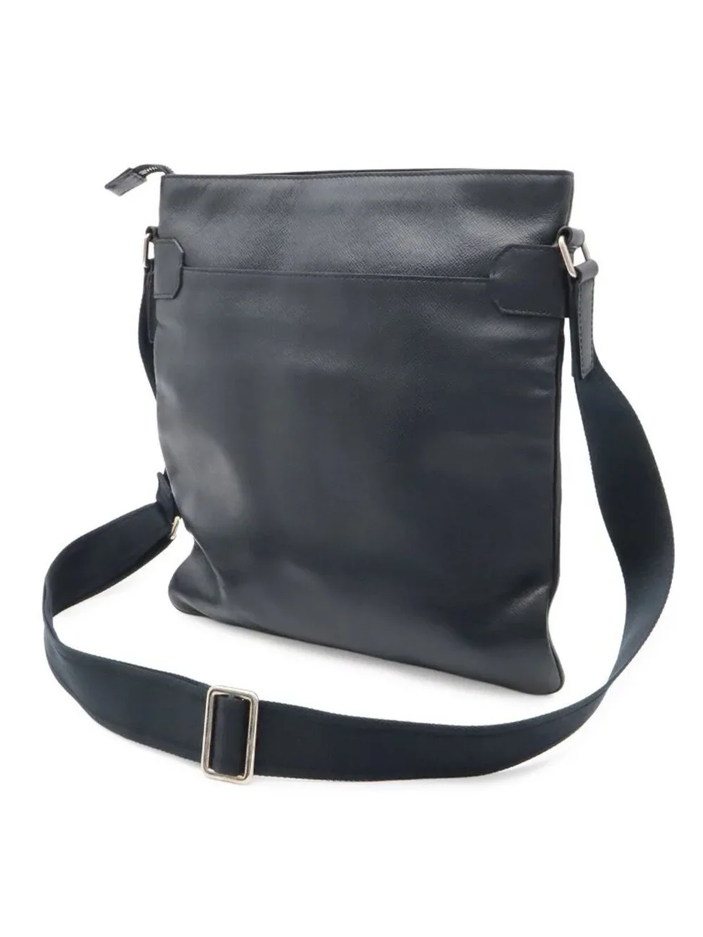 Louis Vuitton Taiga Sasha Shoulder Bag Crossbody No Gusset Boreal Navy Silver